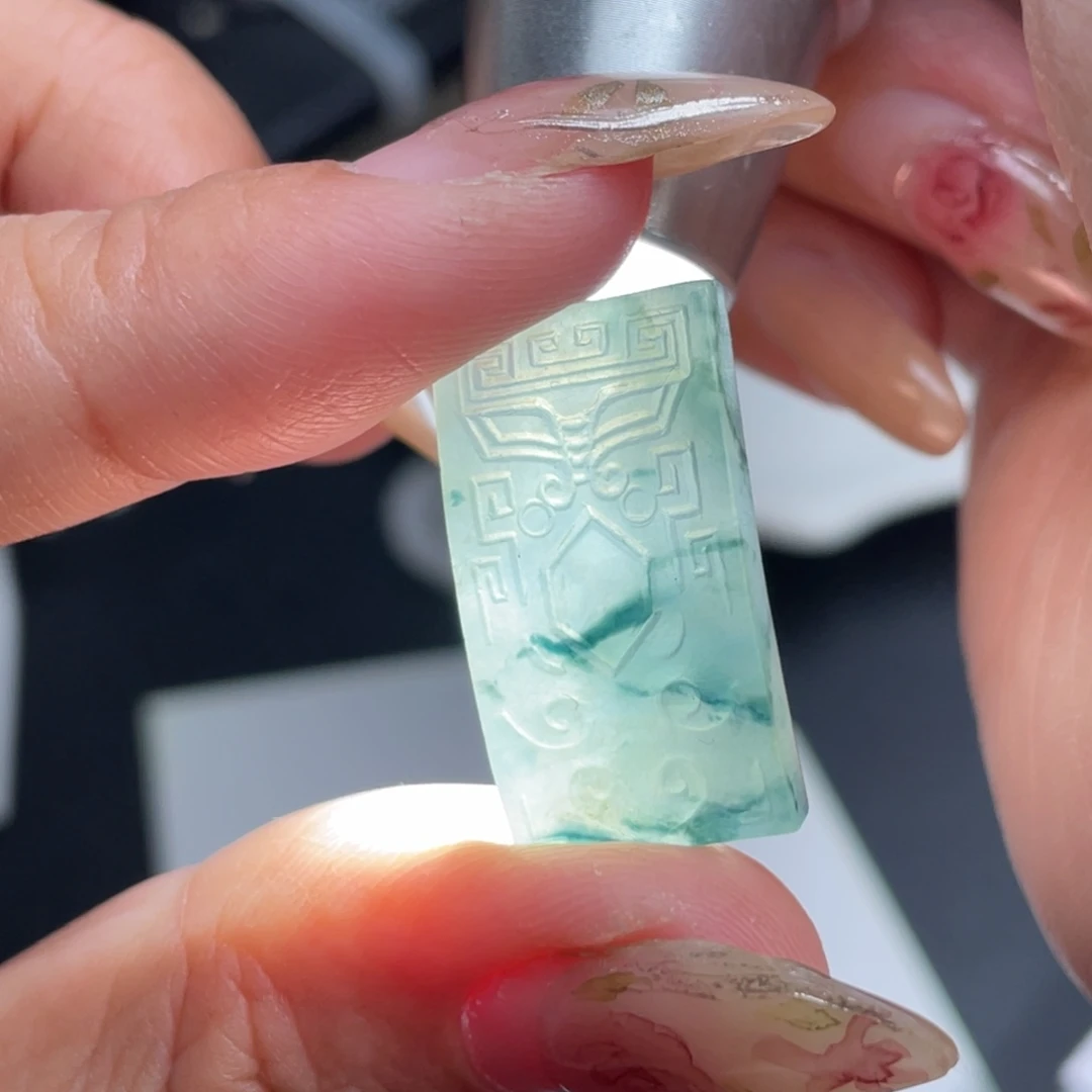 定制翡翠未镶嵌仿古牌