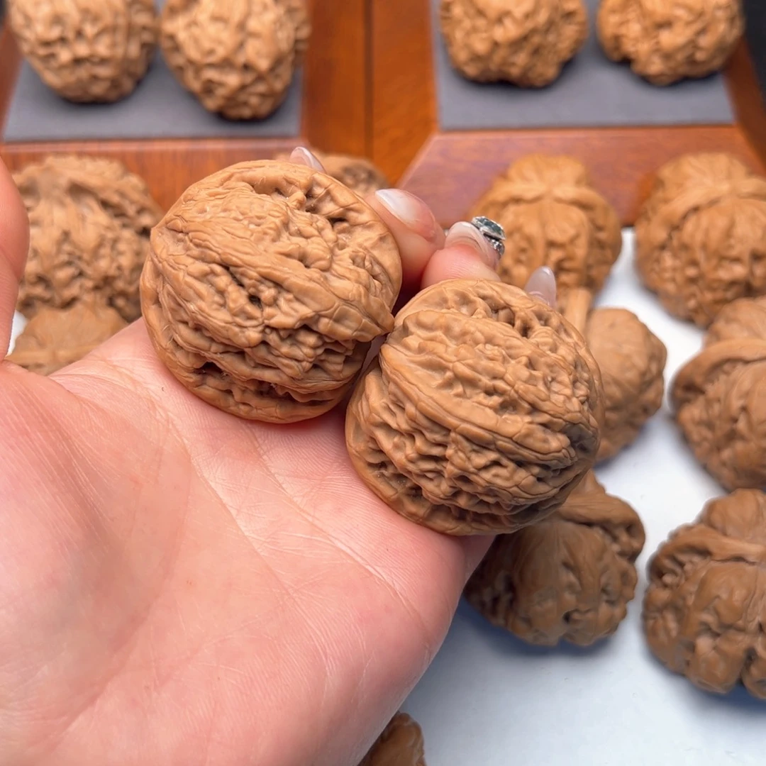 文玩核桃把件虎头王42