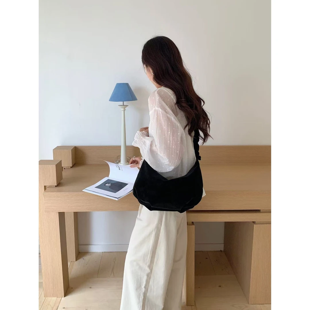 竹笋喵喵 韩版小众设计抽绳褶皱单肩饺子包女2025通勤百搭托特包