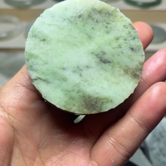 秀***秀独山玉未镶嵌颈饰定制