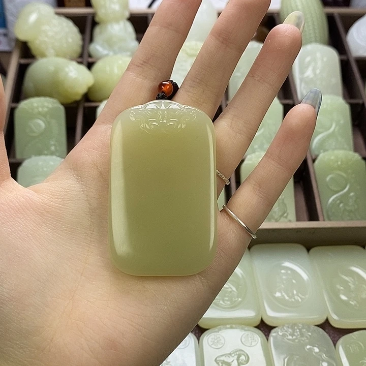 昆仑石平安无事牌