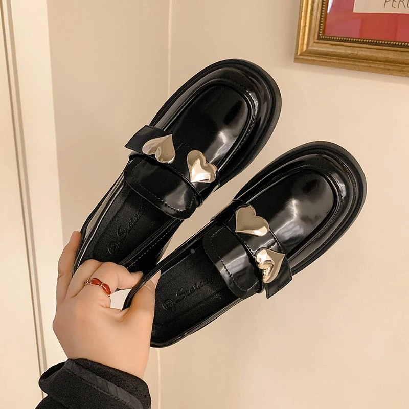 真皮复古学院风乐福鞋女2025年新款甜美爱心百搭一脚蹬粗跟小皮鞋