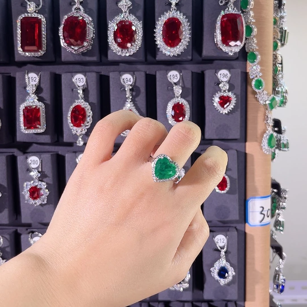 银S925镶嵌戒指祖母绿