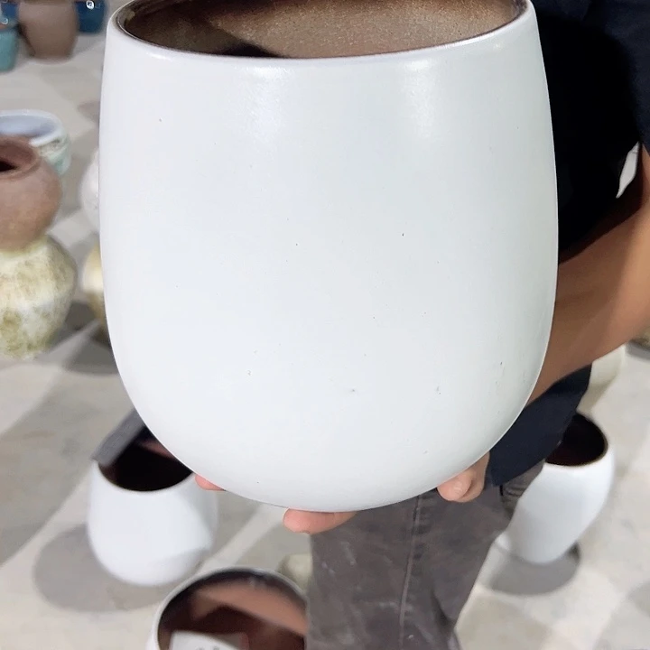 高度25厘米口19厘米