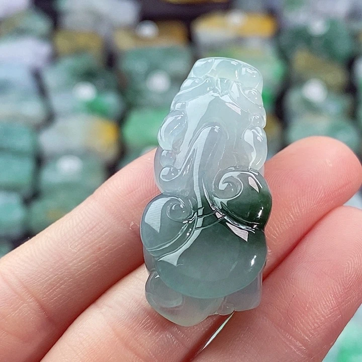 颈饰未镶嵌翡翠天然