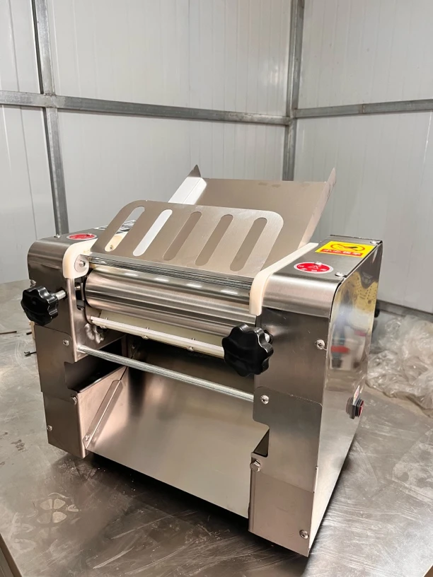 中低速款压面机300台式揉面机单手轮双手轮压面机