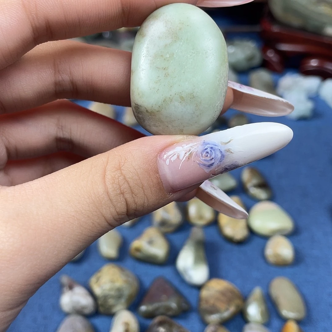 和田玉珠宝奇石未镶嵌莫****妙