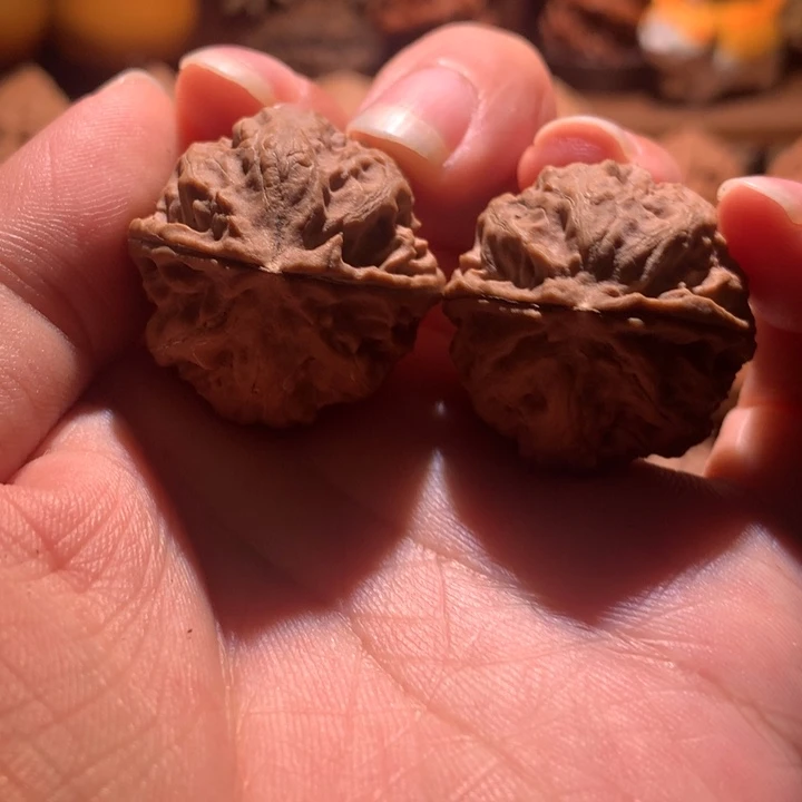 文玩核桃吊坠楸玥核101