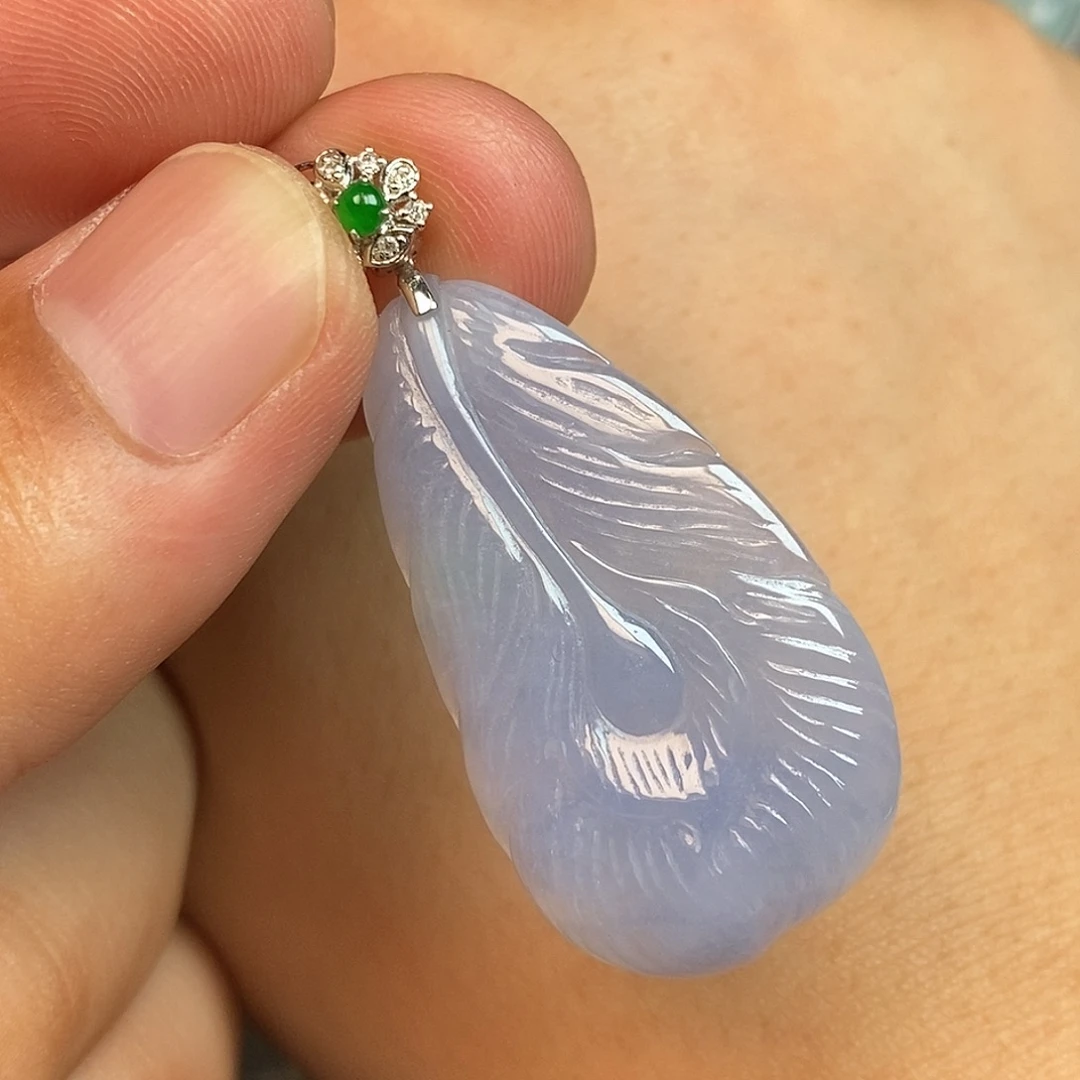颈饰18K金镶嵌翡翠羽毛