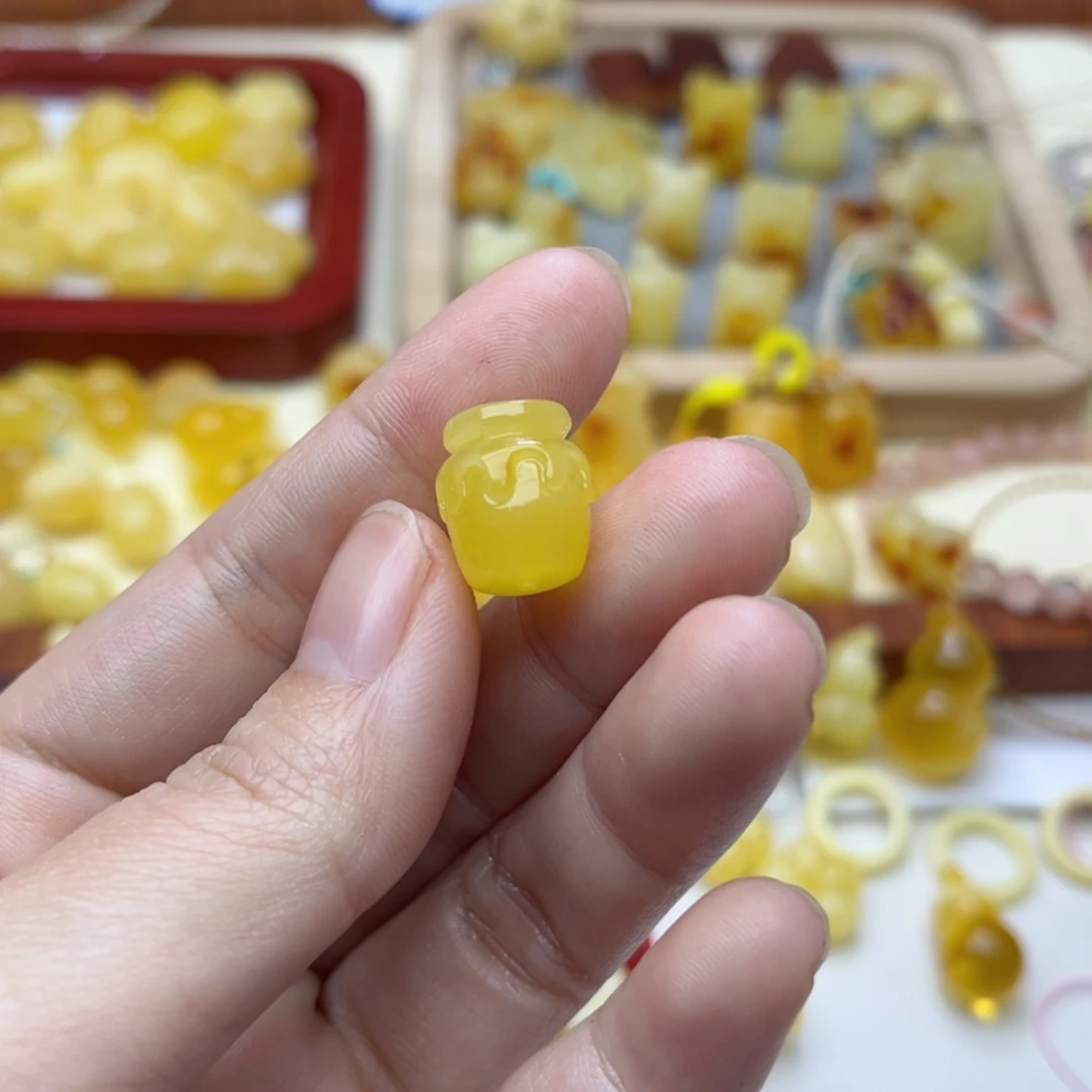 【闪购商品】蜜蜡裸石未镶嵌配饰