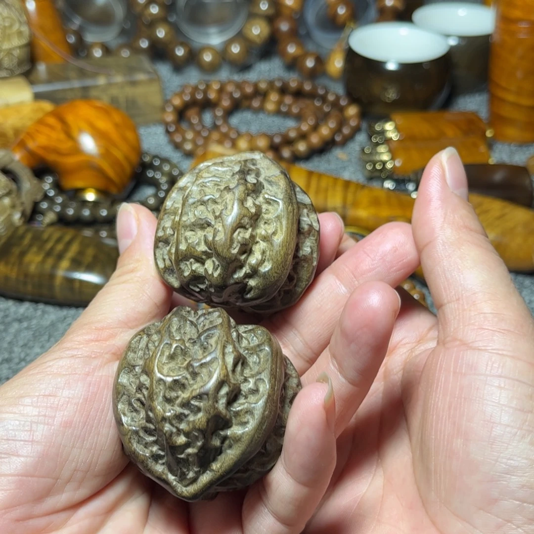 金丝楠阴沉木核桃