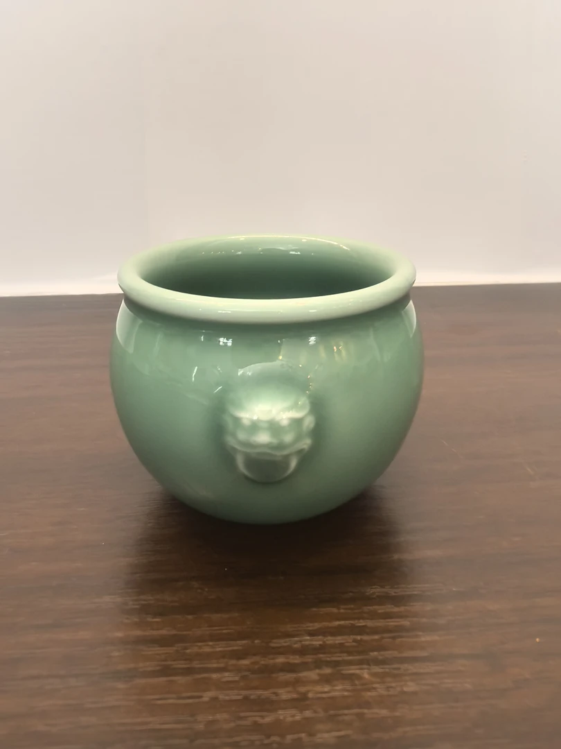 龙泉青瓷兽首风水缸手工茶杯陶瓷绿色主人杯天青釉果绿蓝釉色釉