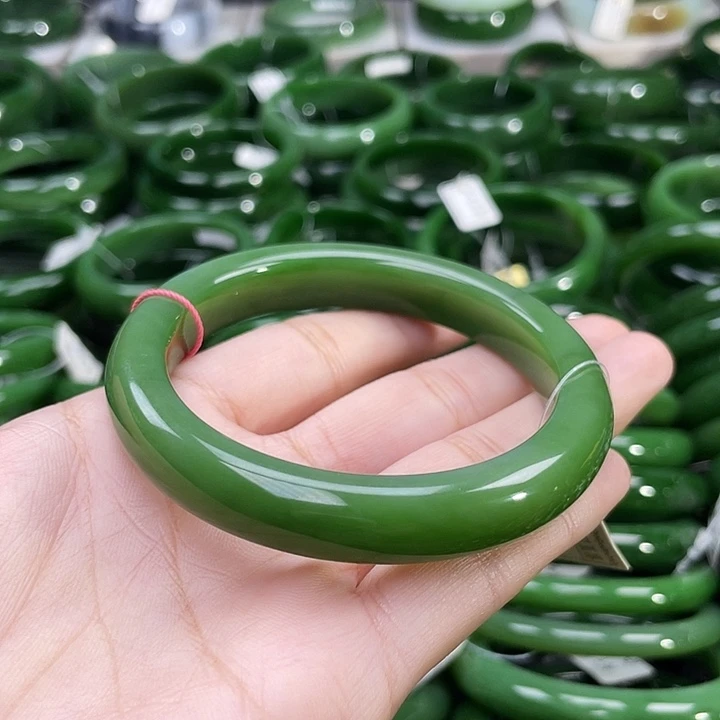 未镶嵌手镯和田玉（碧玉）