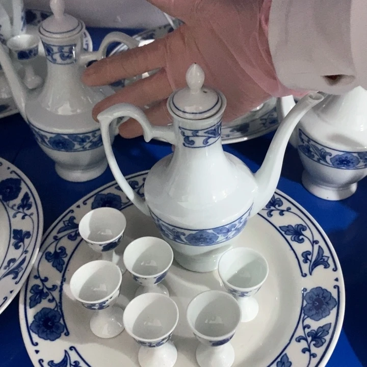 瓷片四厂翡翠瓷酒具小酒杯