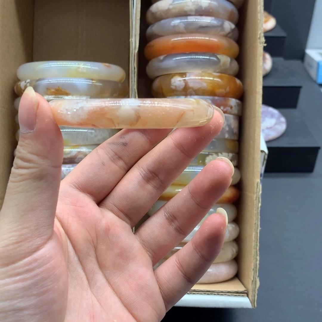 【闪购商品】玛瑙/玉髓手镯未镶嵌f****a