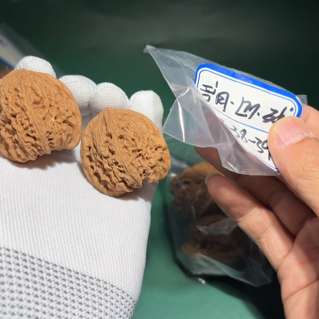 文玩核桃把件42号凹底