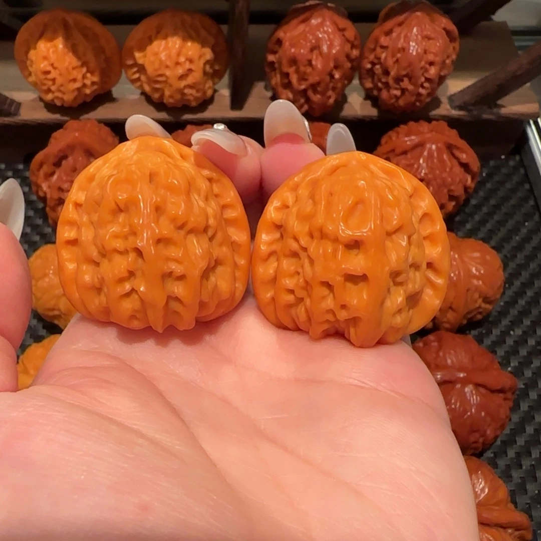 文玩核桃吊坠白狮子36精品0999