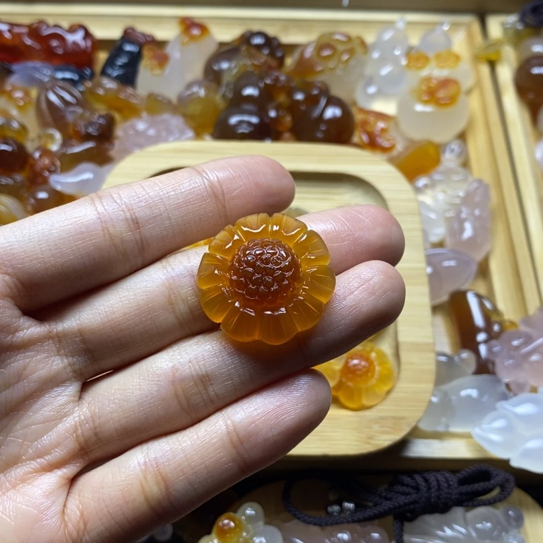 玛瑙/玉髓颈饰未镶嵌刘**姥