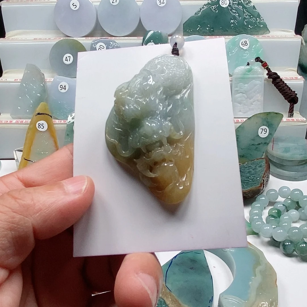 翡翠未镶嵌颈饰乐凡珠宝翡翠挂件