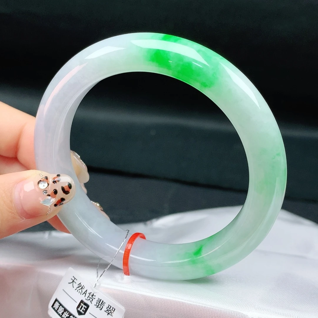 翡翠手镯未镶嵌59圈