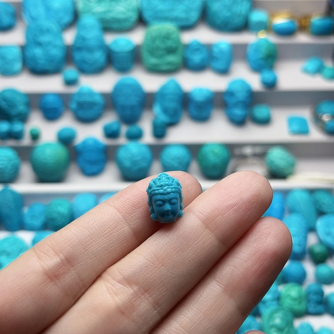 绿松石未镶嵌天然原矿雕刻绿松石