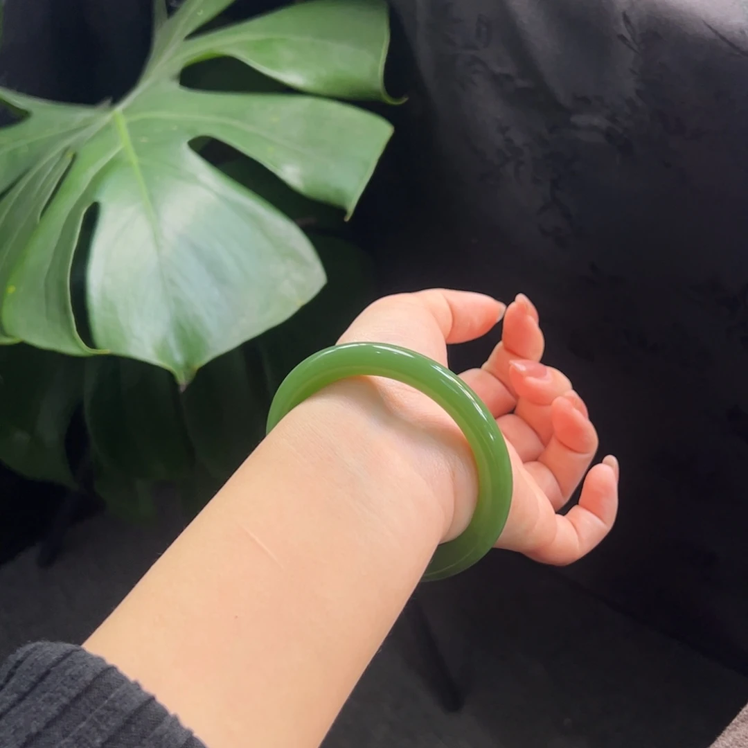 和田玉（碧玉）未镶嵌手镯嫩粉阳