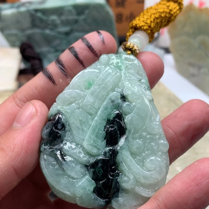 翡翠未镶嵌颈饰保真天然a货翡翠