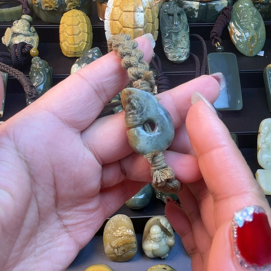 透闪石质玉未镶嵌手链