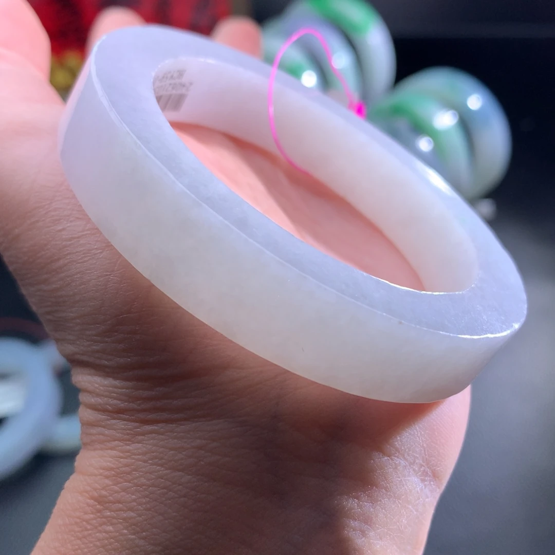 定制翡翠未镶嵌翡翠手镯