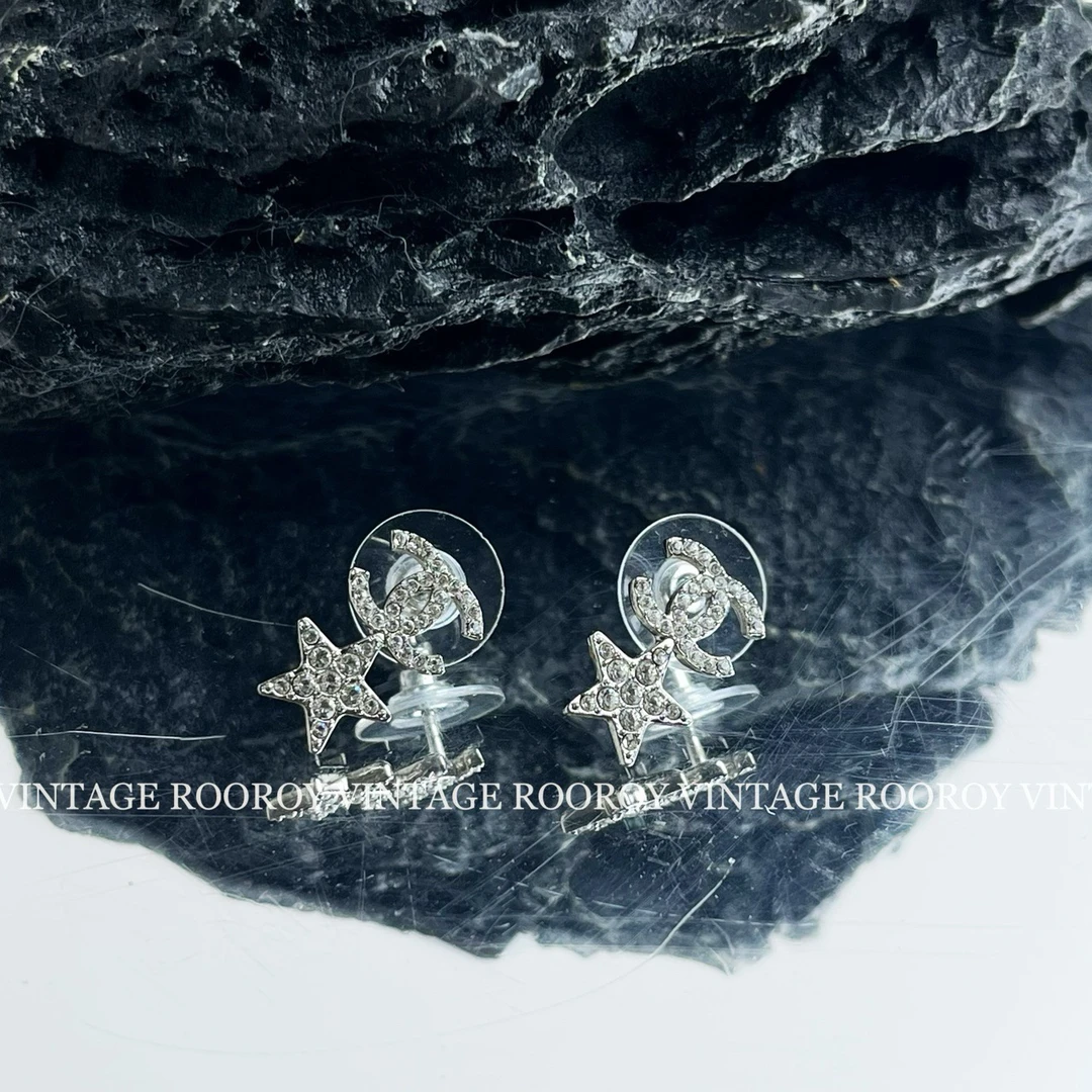 99新 Chanel/香奈儿 银色 五角星 双C 镶钻 耳钉 20V/0539