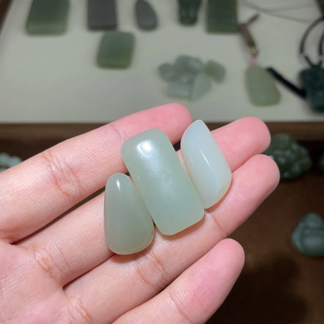 小***食未镶嵌手链和田玉