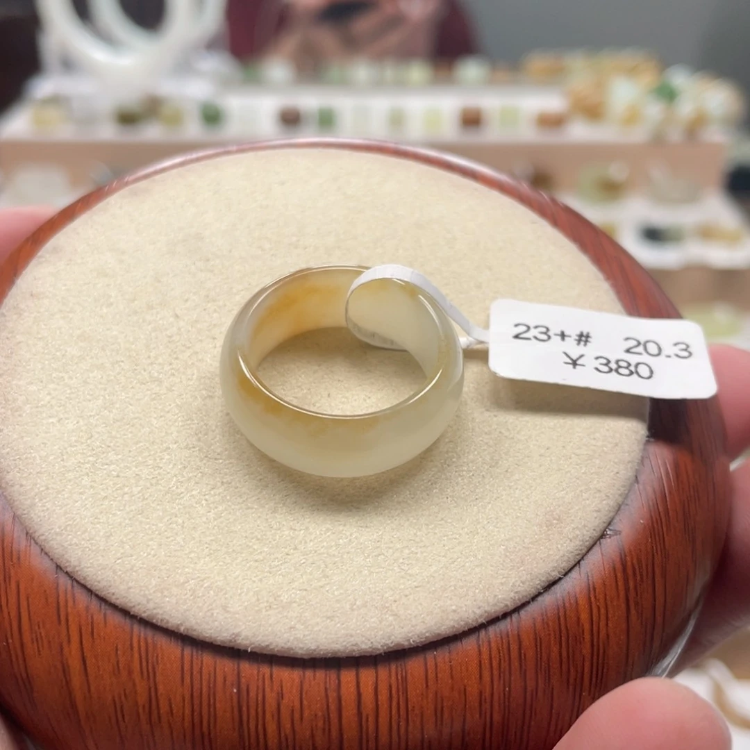 和田玉戒圈未镶嵌?****上20.3