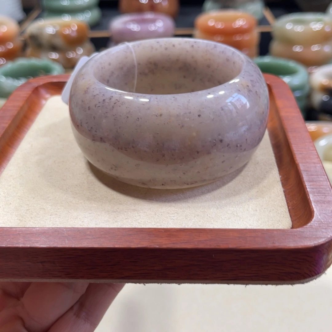石英岩玉手镯未镶嵌