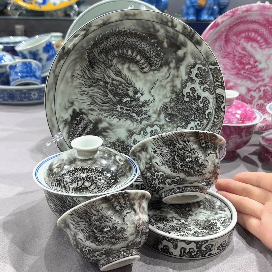 瓷片景德镇瓷器精品陈列