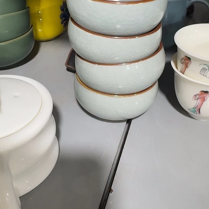 主人杯一个，瓷。。。