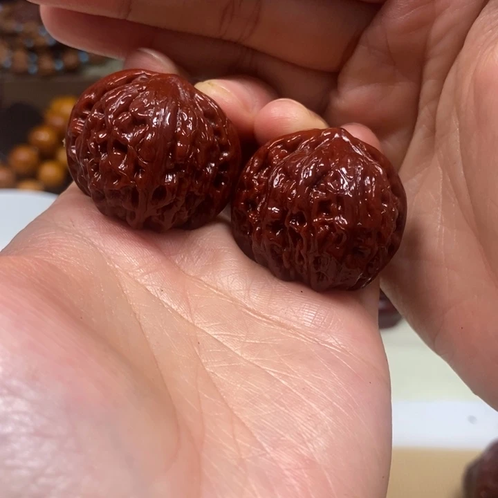 陋***翁文玩核桃吊坠磨盘