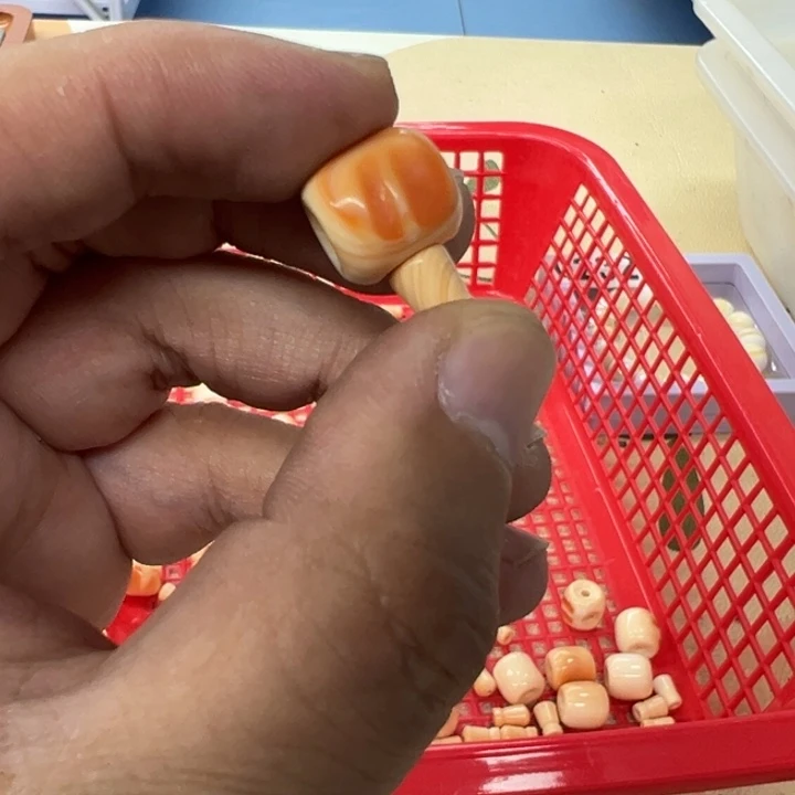 白玉菩提吊坠黄色940