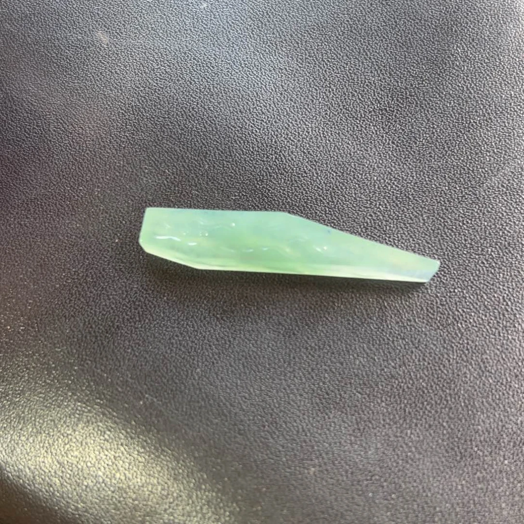 定制翡翠未镶嵌蓝底