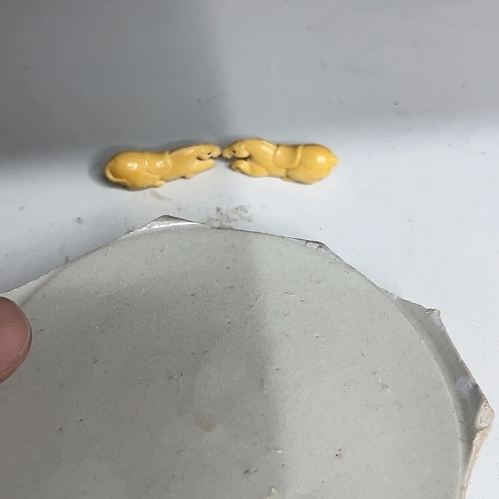 江***行瓷片精美的陶瓷摆件……