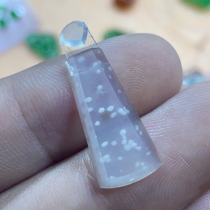 定制翡翠未镶嵌雪花棉无事牌