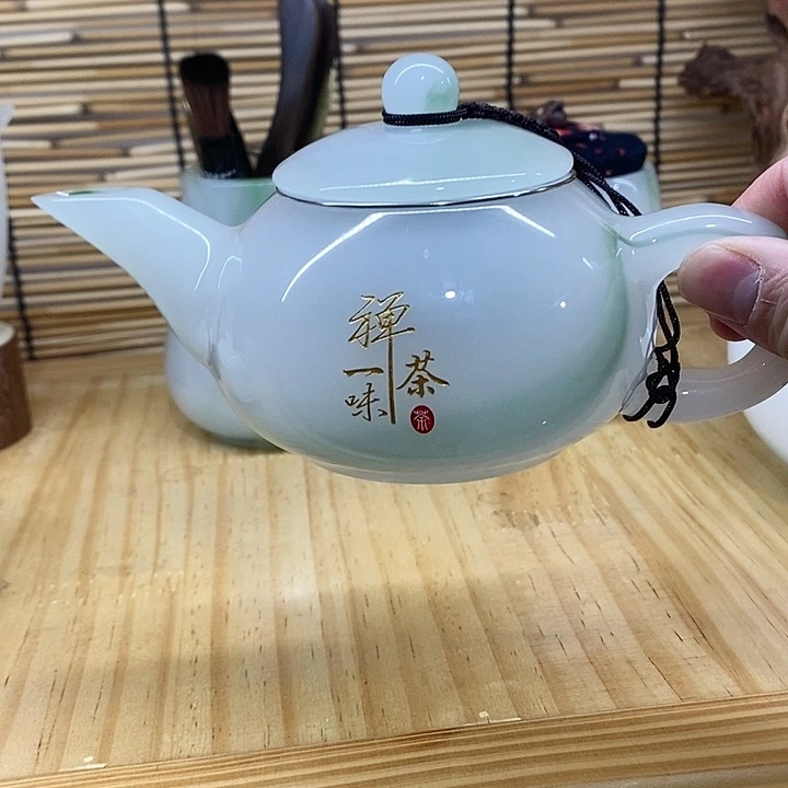 用****3飘绿茶壶刻禅茶一味