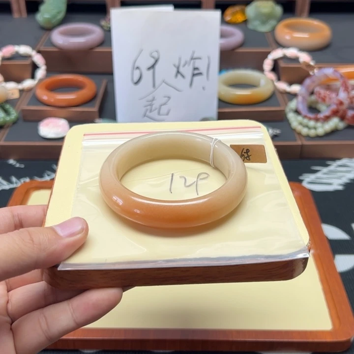 未镶嵌手镯石英质玉可**杰129