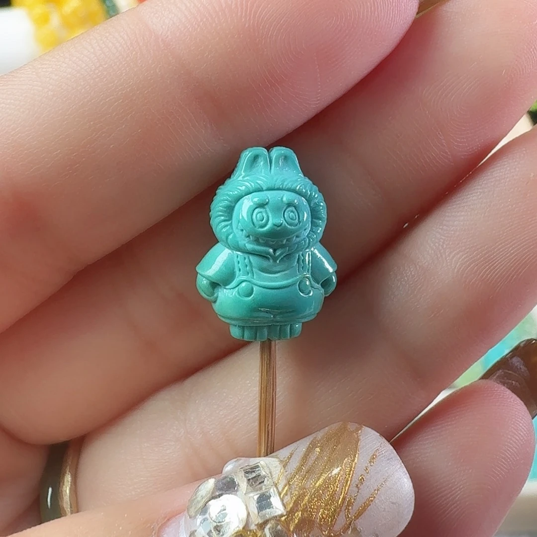 绿松石未镶嵌颈饰