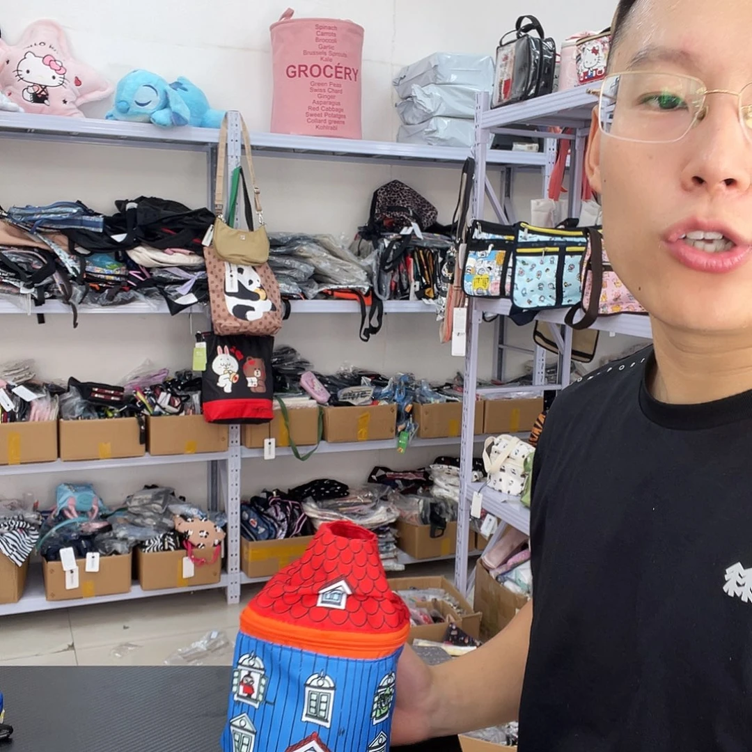 PU化妆包等产品和产品