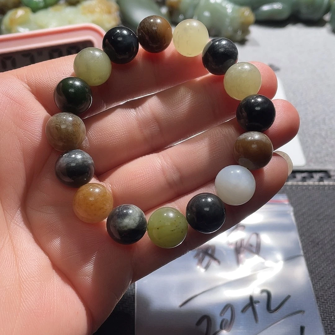 夏***空和田玉（糖玉）未镶嵌手链