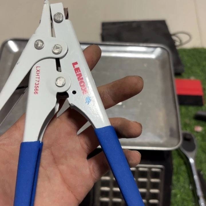 美国狼牌扎带钳一把