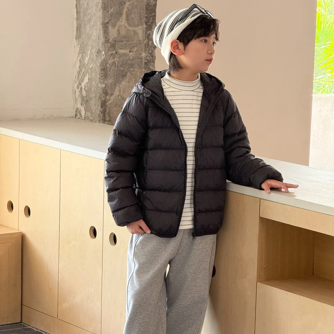 90白鸭绒儿童连帽秋冬保暖纯色轻薄羽绒服TZH0009