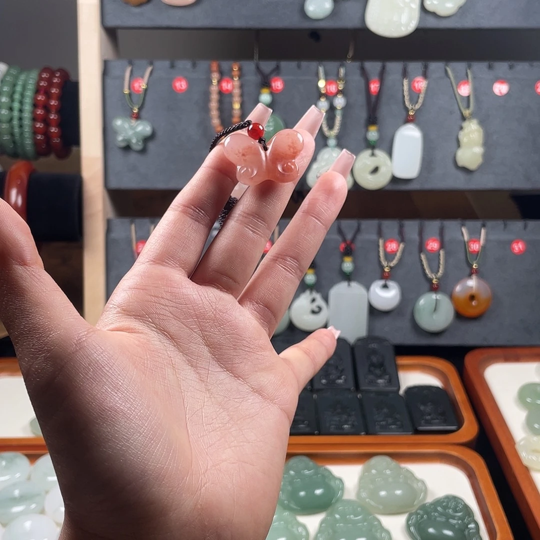 石英质玉未镶嵌颈饰