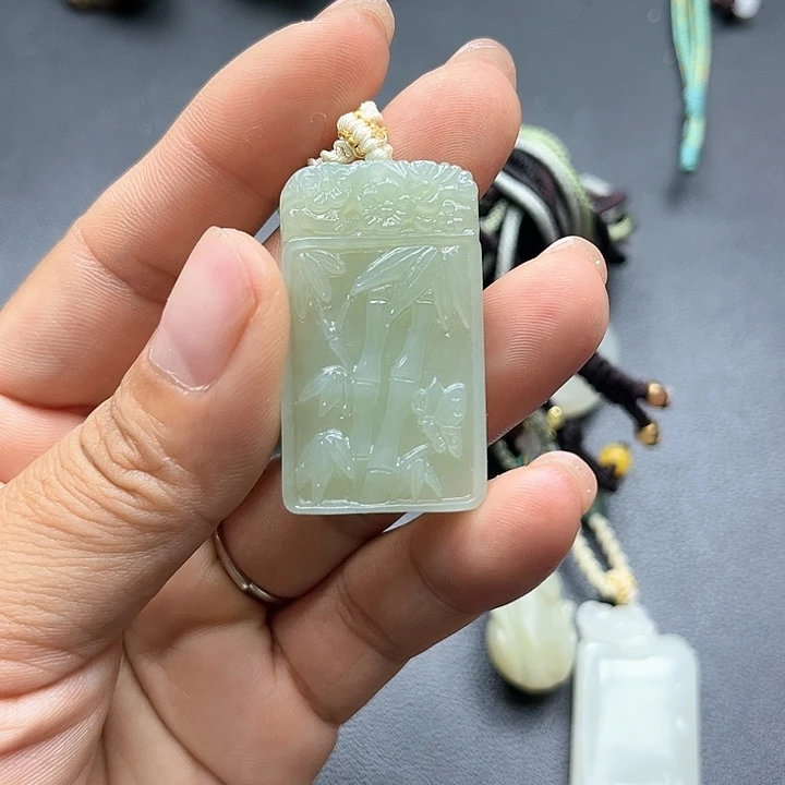 【闪购商品】颈饰未镶嵌和田玉