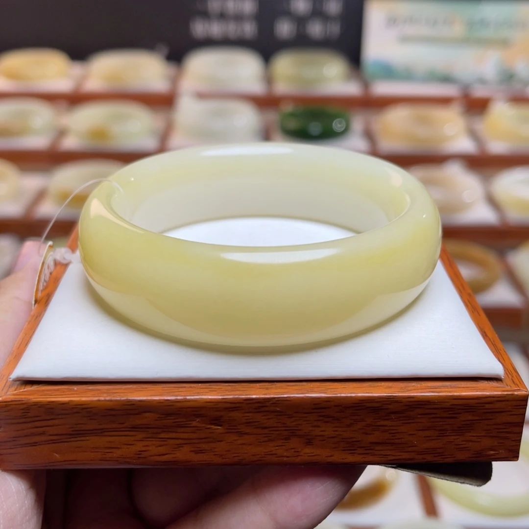 【闪购商品】和田玉手镯未镶嵌